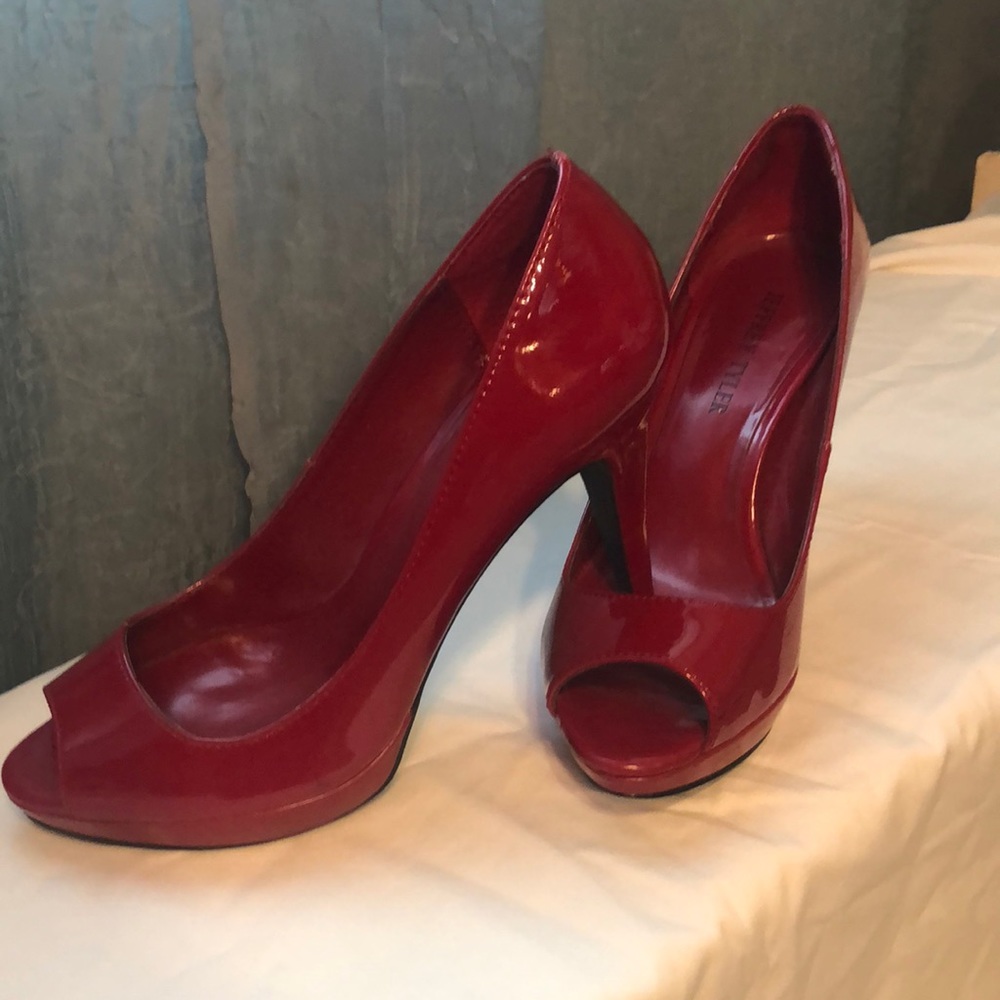 Jeffrey Tyler 4”  peekaboo heels. Size 7.5